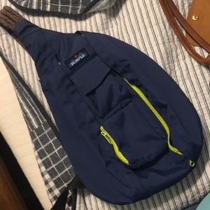 Kavu one shoulder rope bag